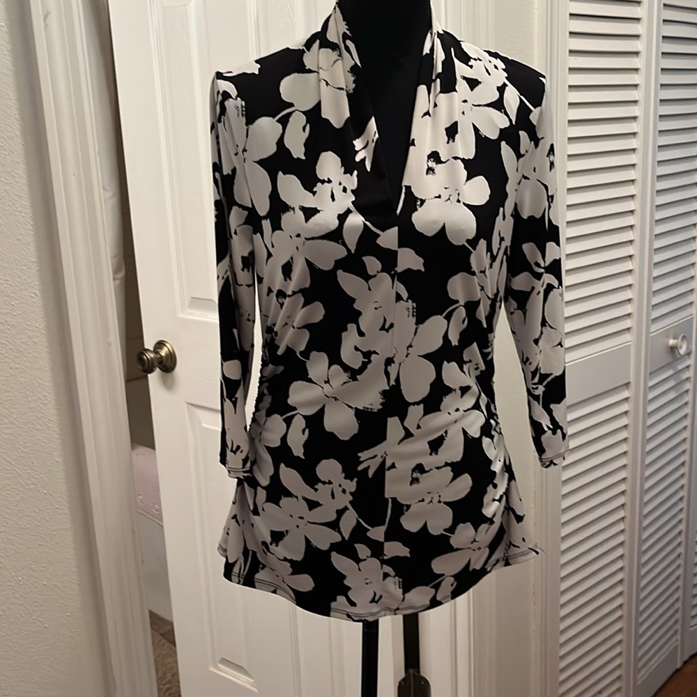 Vince Camuto Floral Black and White Blouse - Picture 2 of 6